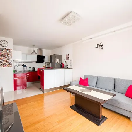 Marywilska 67 Inviting By Bookinghost Warschau