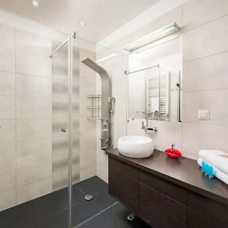 Marywilska 67 Inviting By Bookinghost شقة